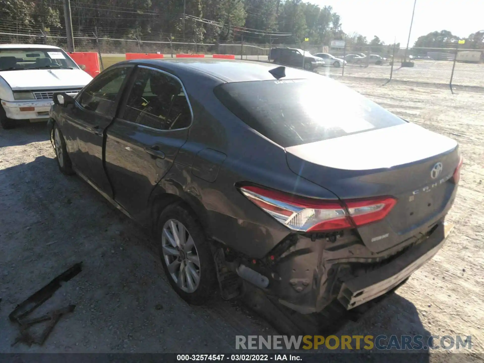 3 Photograph of a damaged car 4T1B11HK2KU689080 TOYOTA CAMRY 2019