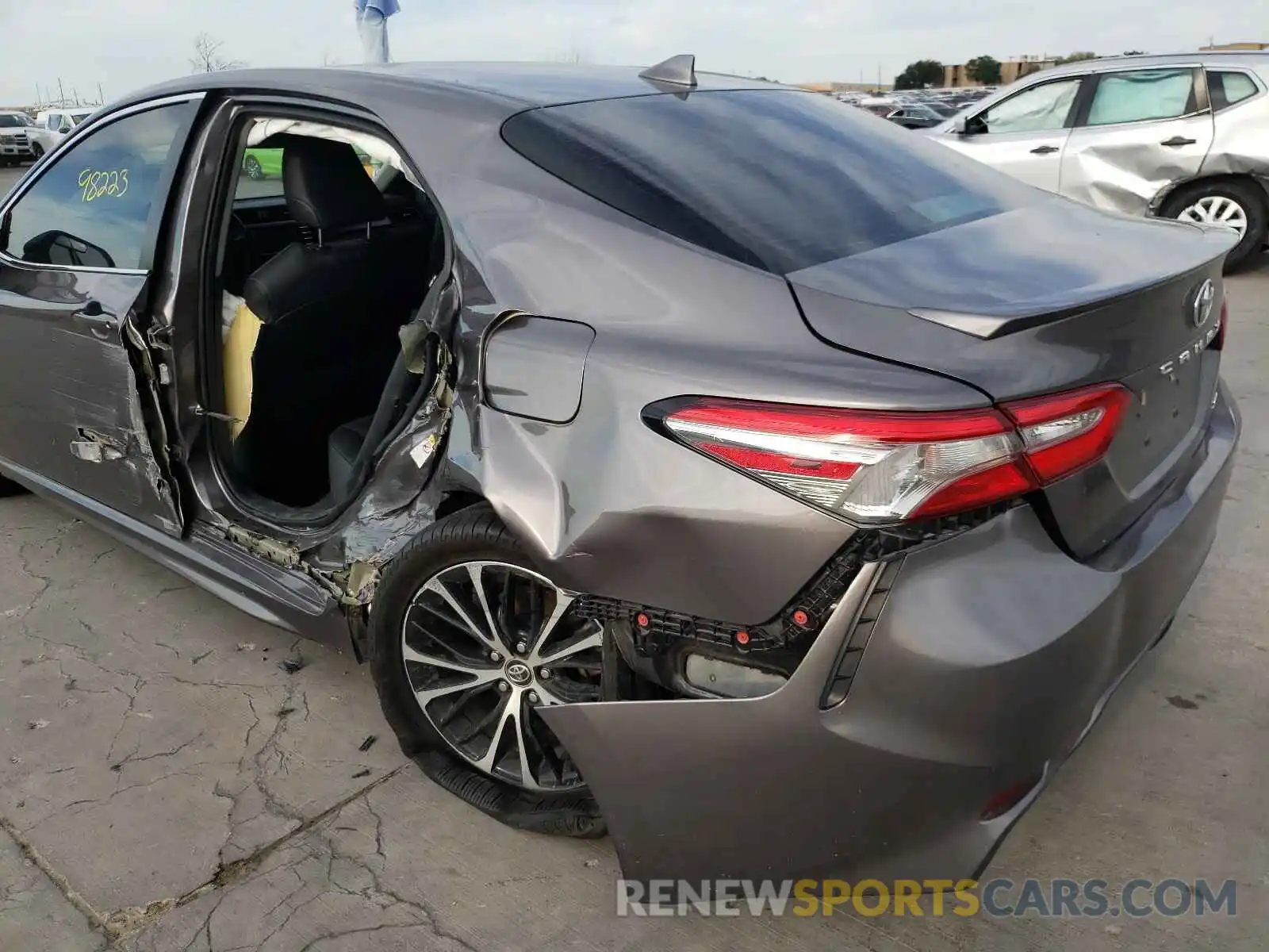 9 Photograph of a damaged car 4T1B11HK2KU689872 TOYOTA CAMRY 2019