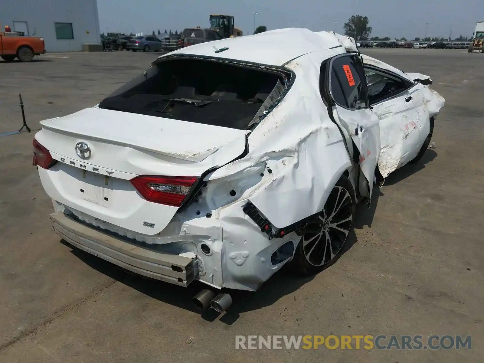 4 Photograph of a damaged car 4T1B11HK2KU690410 TOYOTA CAMRY 2019