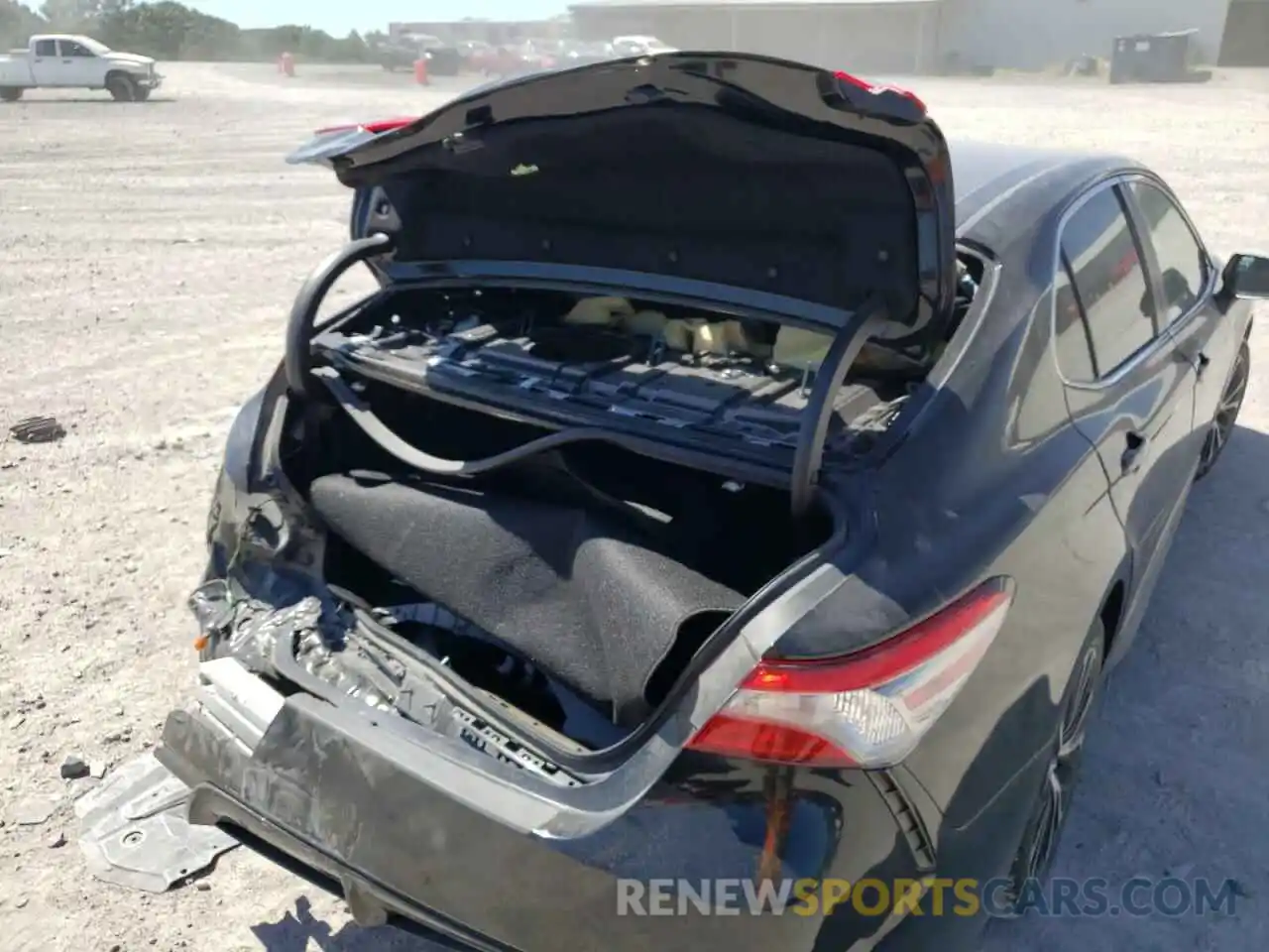 9 Photograph of a damaged car 4T1B11HK2KU690438 TOYOTA CAMRY 2019