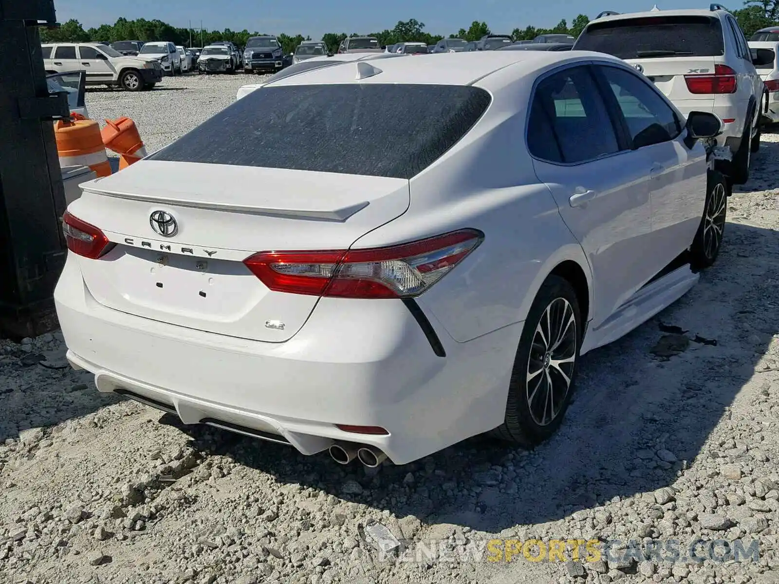 4 Photograph of a damaged car 4T1B11HK2KU692903 TOYOTA CAMRY 2019