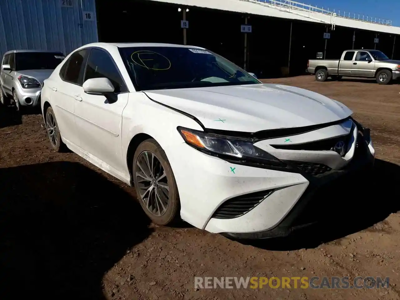 1 Photograph of a damaged car 4T1B11HK2KU693369 TOYOTA CAMRY 2019