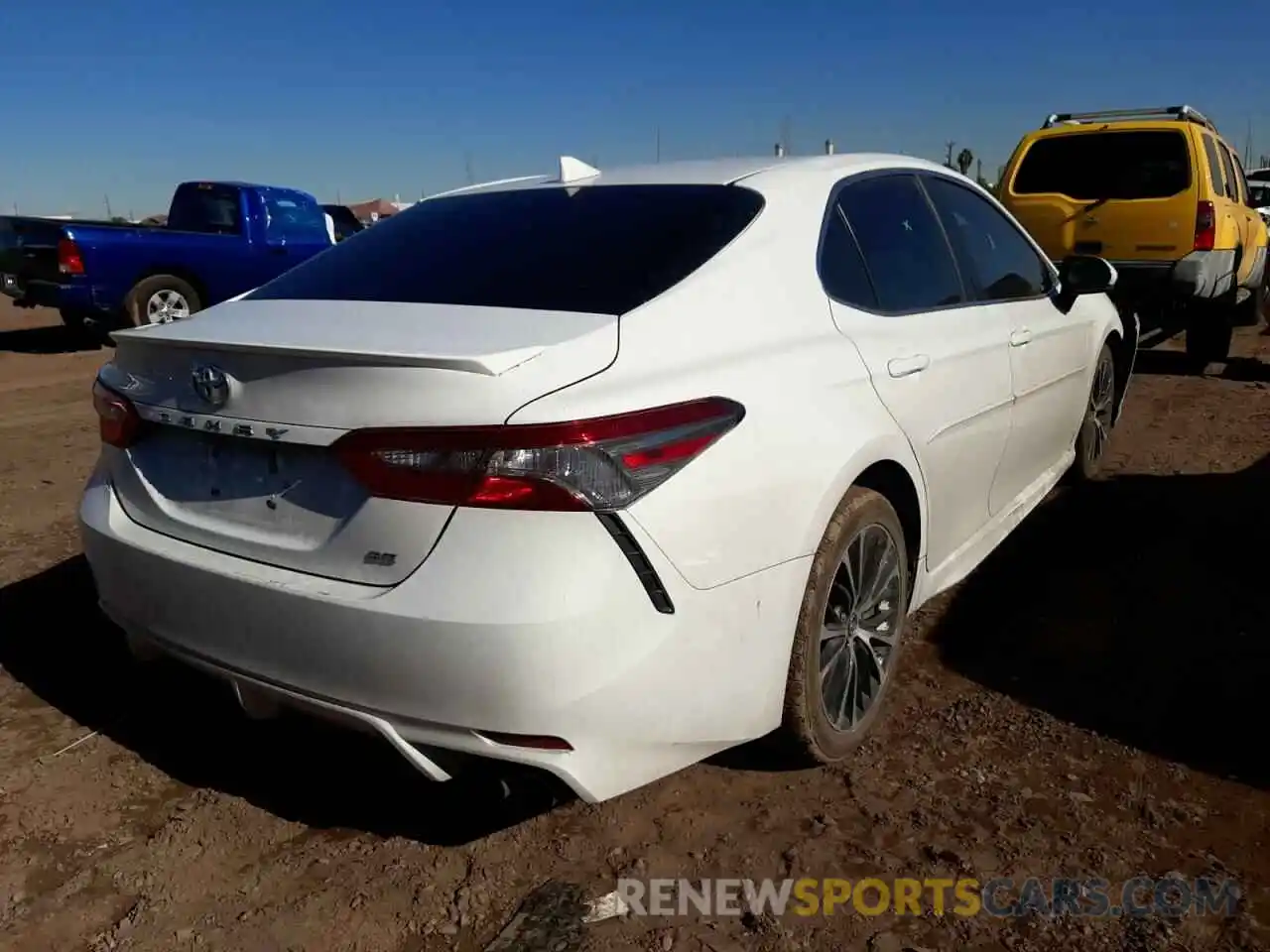 4 Photograph of a damaged car 4T1B11HK2KU693369 TOYOTA CAMRY 2019