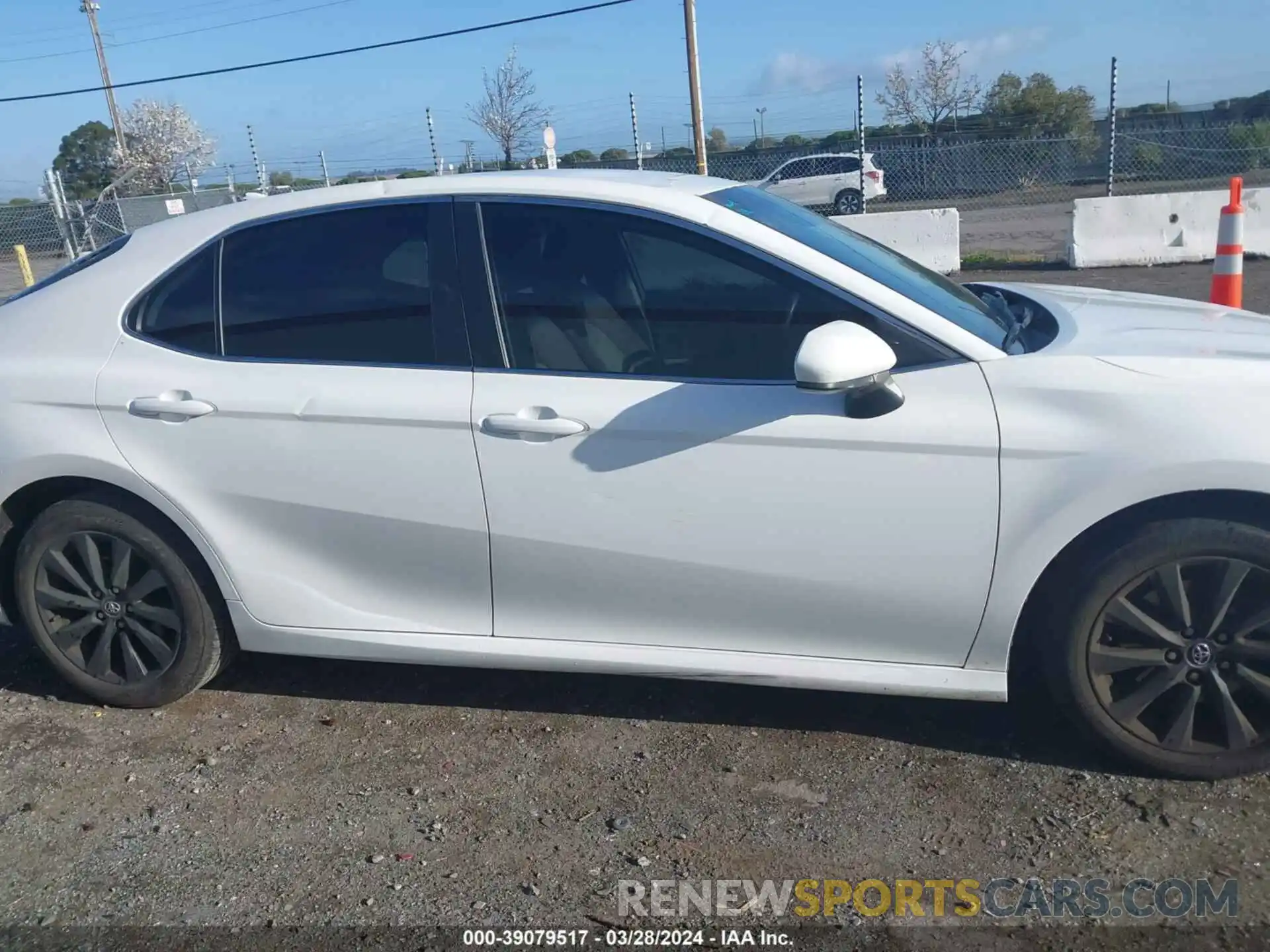 13 Photograph of a damaged car 4T1B11HK2KU695011 TOYOTA CAMRY 2019