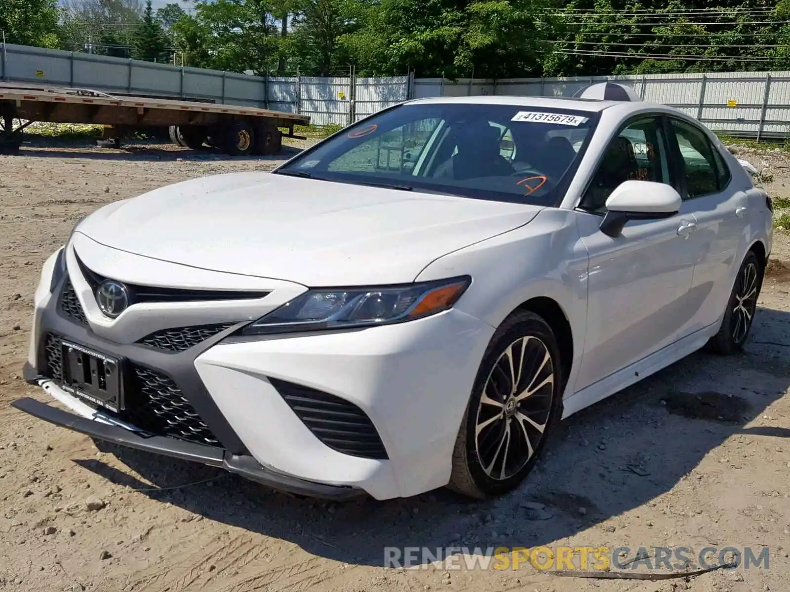 2 Photograph of a damaged car 4T1B11HK2KU695493 TOYOTA CAMRY 2019