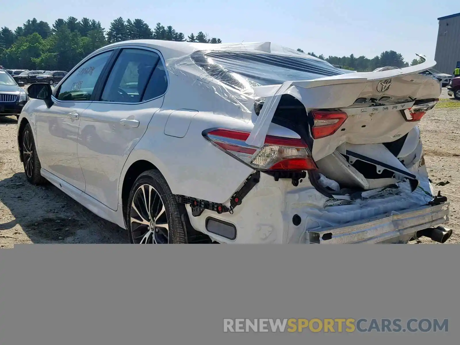 3 Photograph of a damaged car 4T1B11HK2KU695493 TOYOTA CAMRY 2019