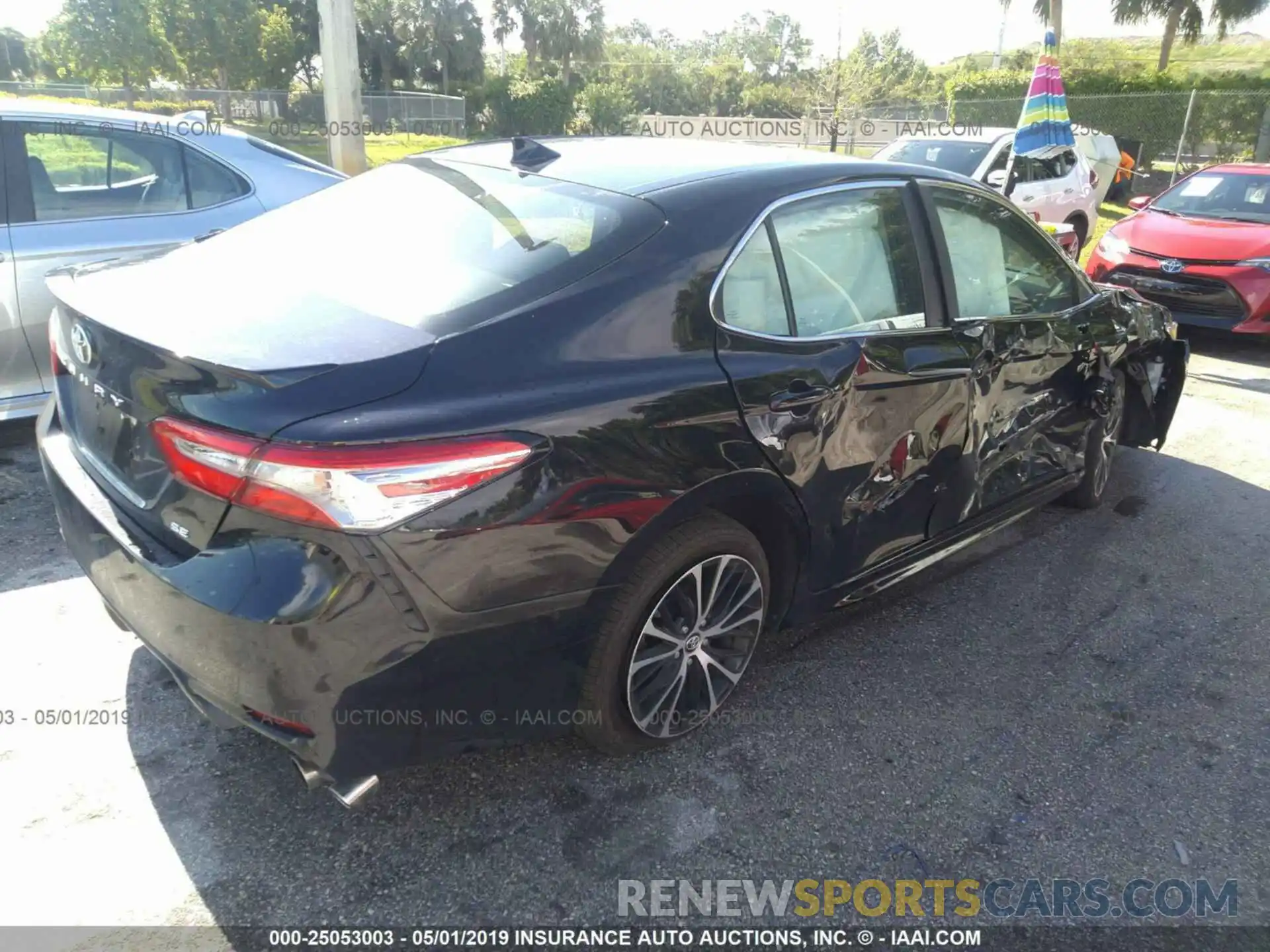 4 Photograph of a damaged car 4T1B11HK2KU696823 TOYOTA CAMRY 2019