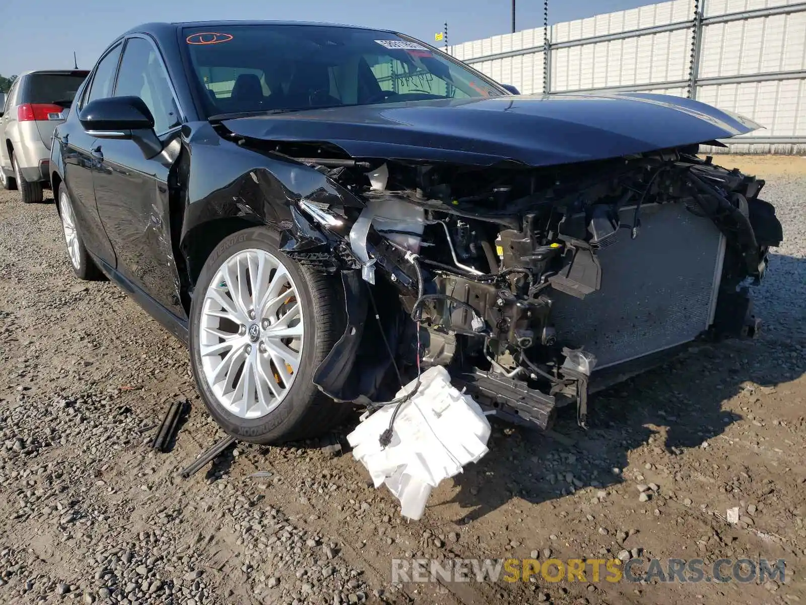 1 Photograph of a damaged car 4T1B11HK2KU697728 TOYOTA CAMRY 2019