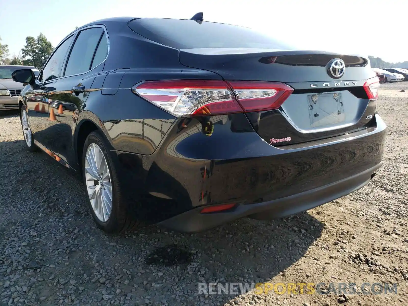 3 Photograph of a damaged car 4T1B11HK2KU697728 TOYOTA CAMRY 2019