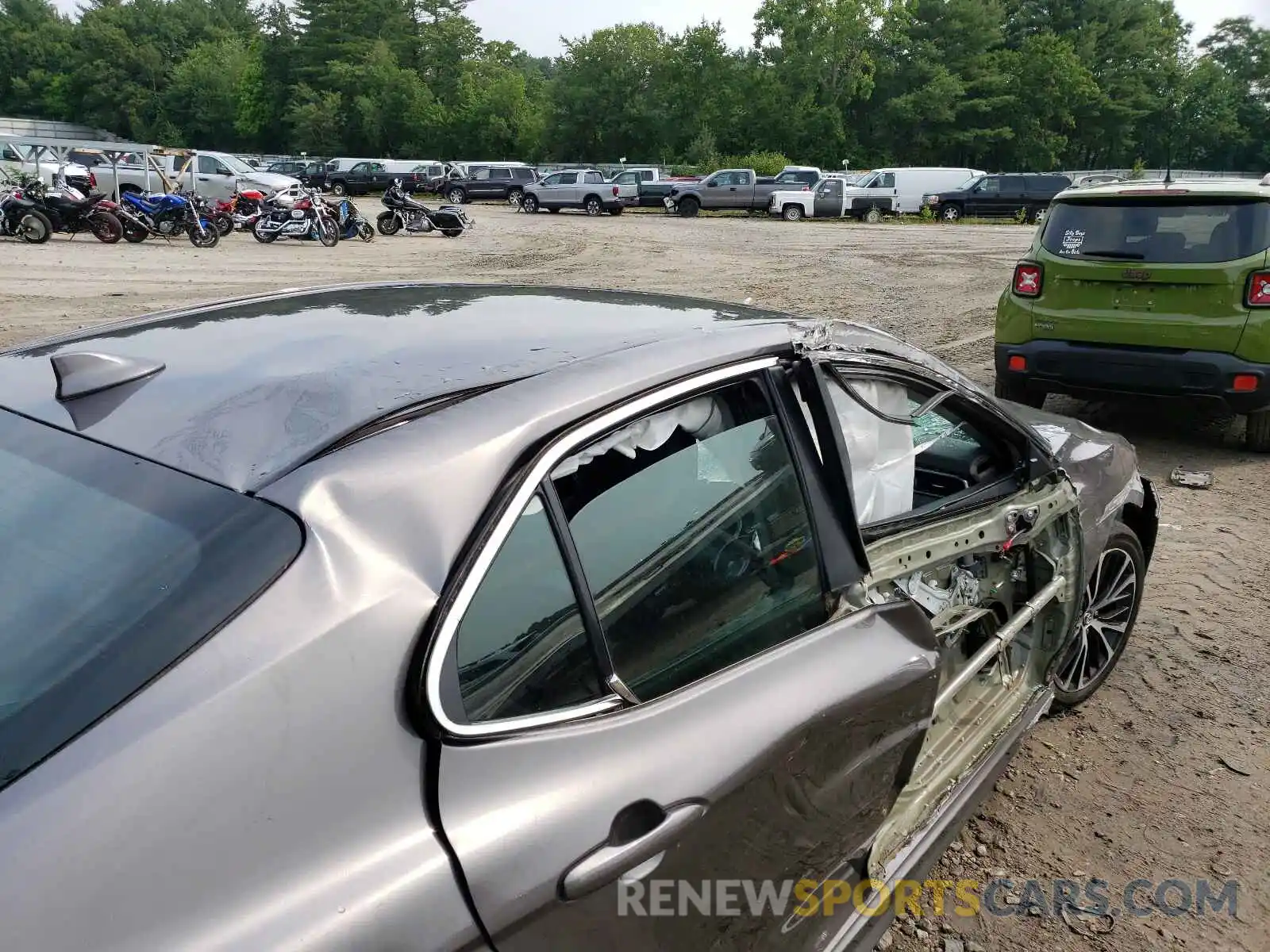 9 Photograph of a damaged car 4T1B11HK2KU697910 TOYOTA CAMRY 2019