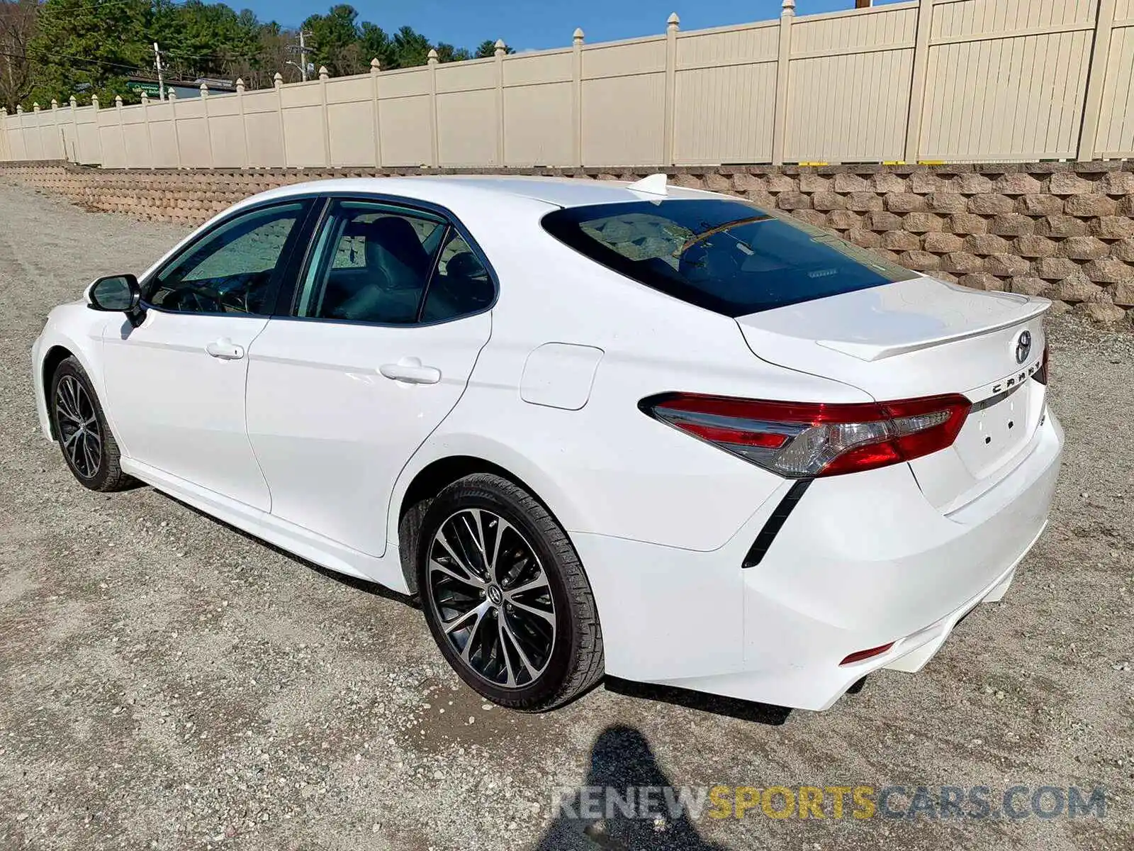 6 Photograph of a damaged car 4T1B11HK2KU698118 TOYOTA CAMRY 2019