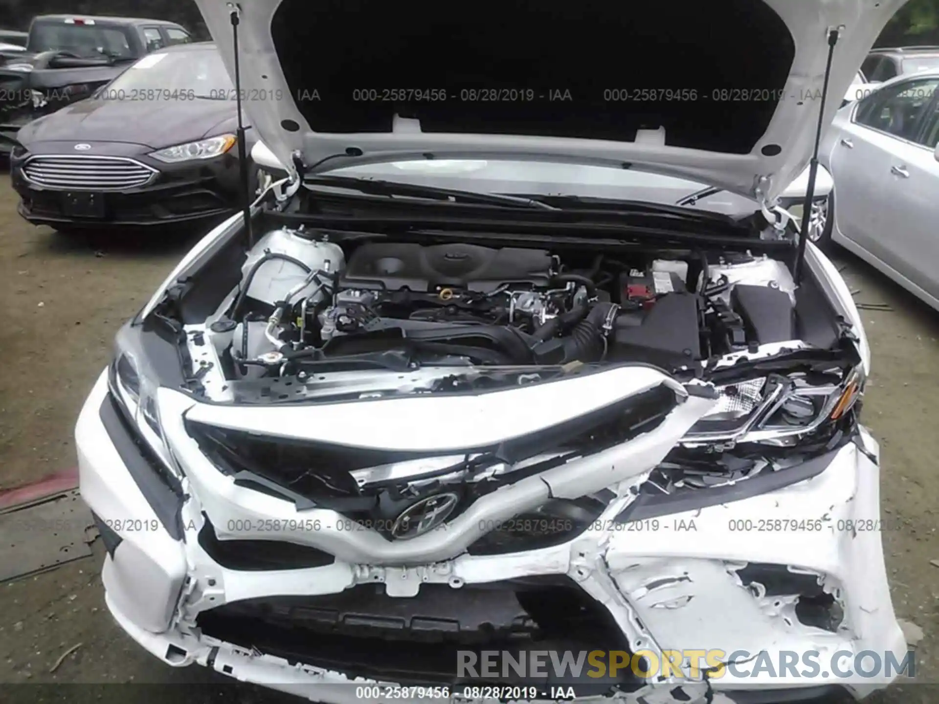 10 Photograph of a damaged car 4T1B11HK2KU698961 TOYOTA CAMRY 2019