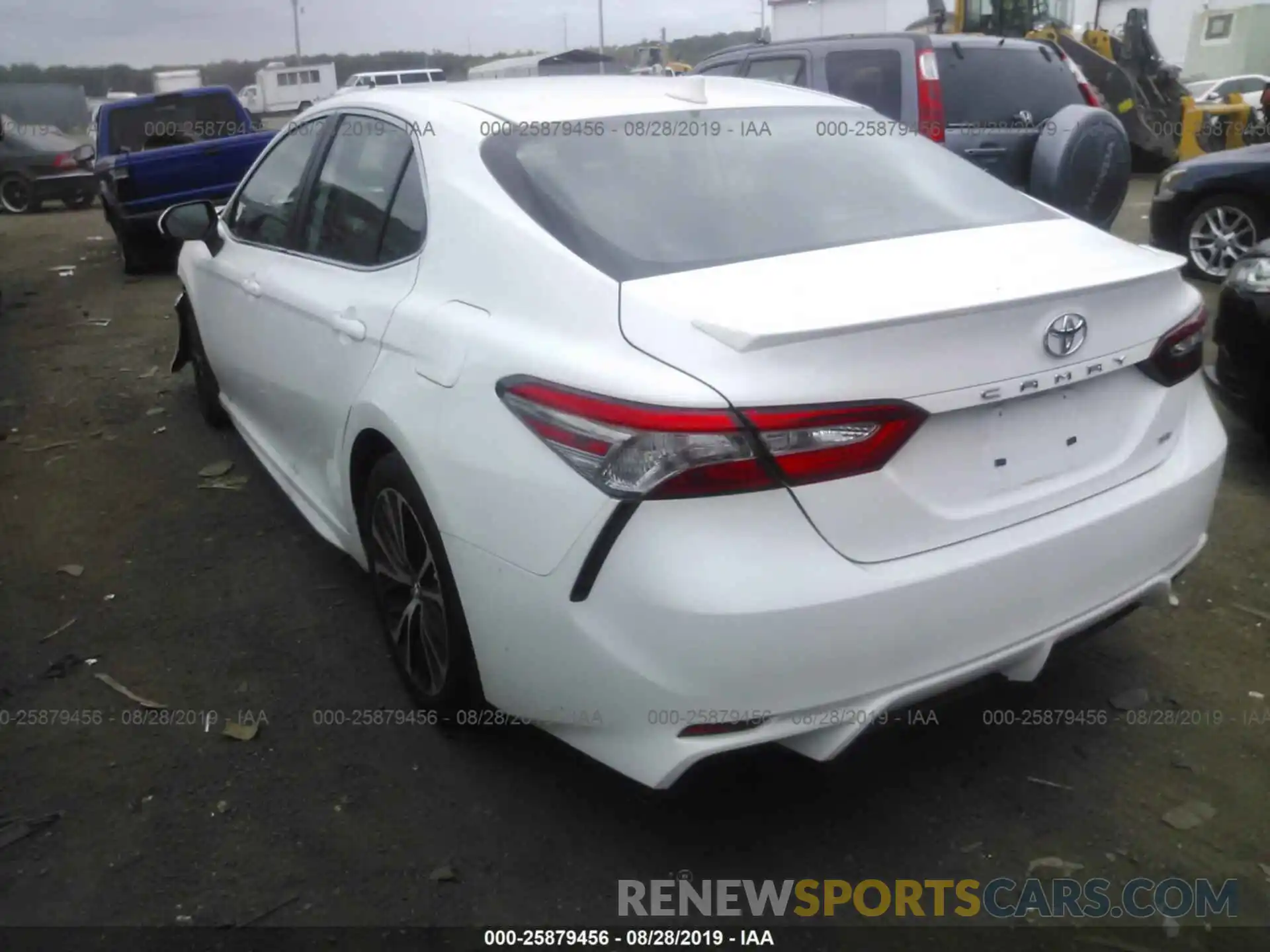 3 Photograph of a damaged car 4T1B11HK2KU698961 TOYOTA CAMRY 2019