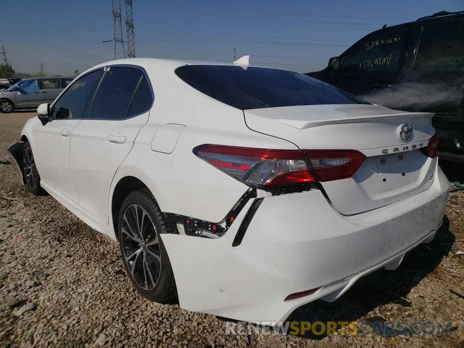 3 Фотография поврежденного автомобиля 4T1B11HK2KU702006 TOYOTA CAMRY 2019