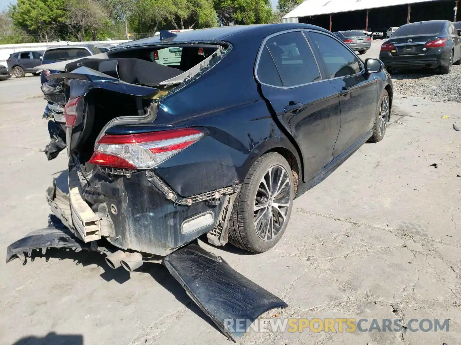 4 Фотография поврежденного автомобиля 4T1B11HK2KU702877 TOYOTA CAMRY 2019