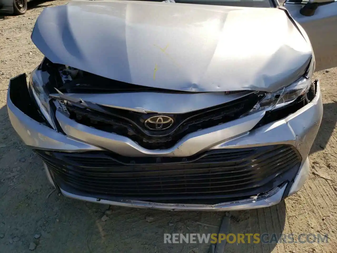 9 Photograph of a damaged car 4T1B11HK2KU702958 TOYOTA CAMRY 2019