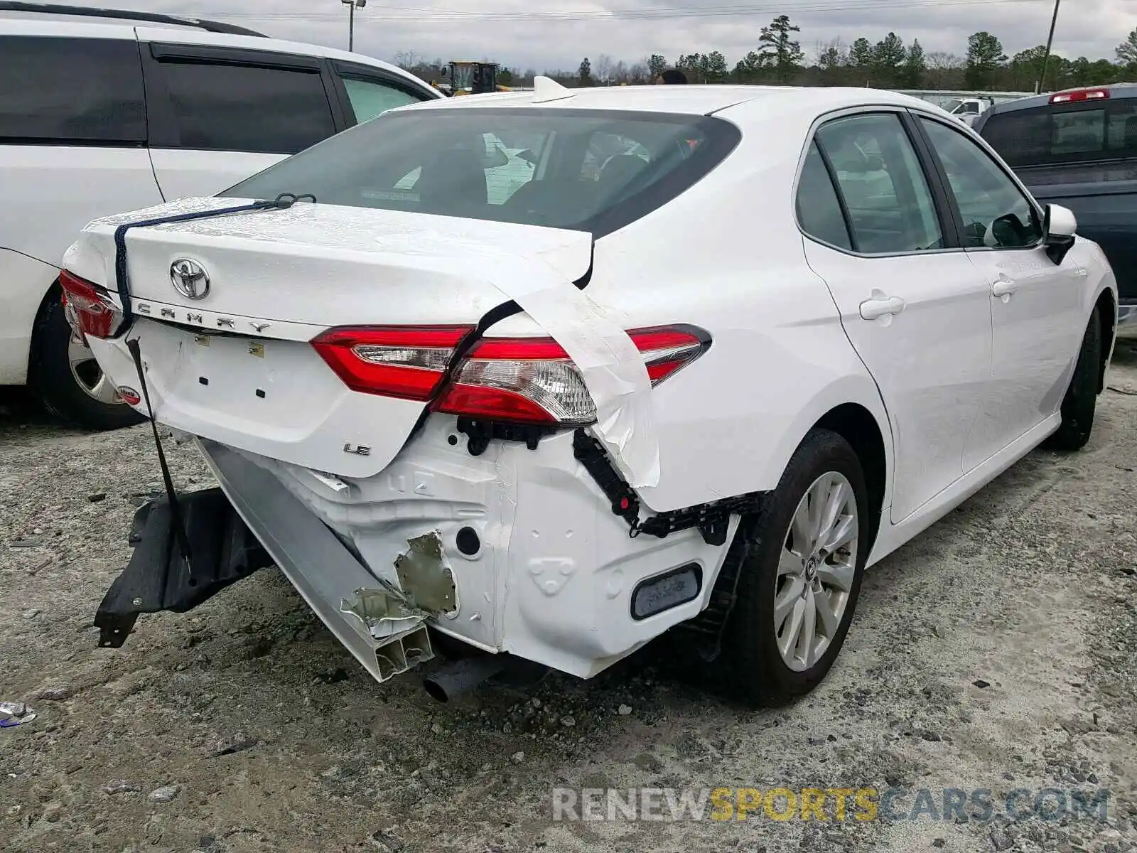 4 Photograph of a damaged car 4T1B11HK2KU705990 TOYOTA CAMRY 2019