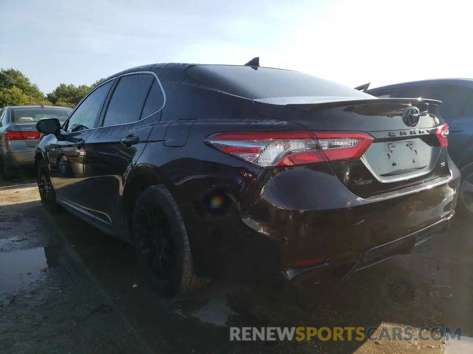 3 Photograph of a damaged car 4T1B11HK2KU708839 TOYOTA CAMRY 2019