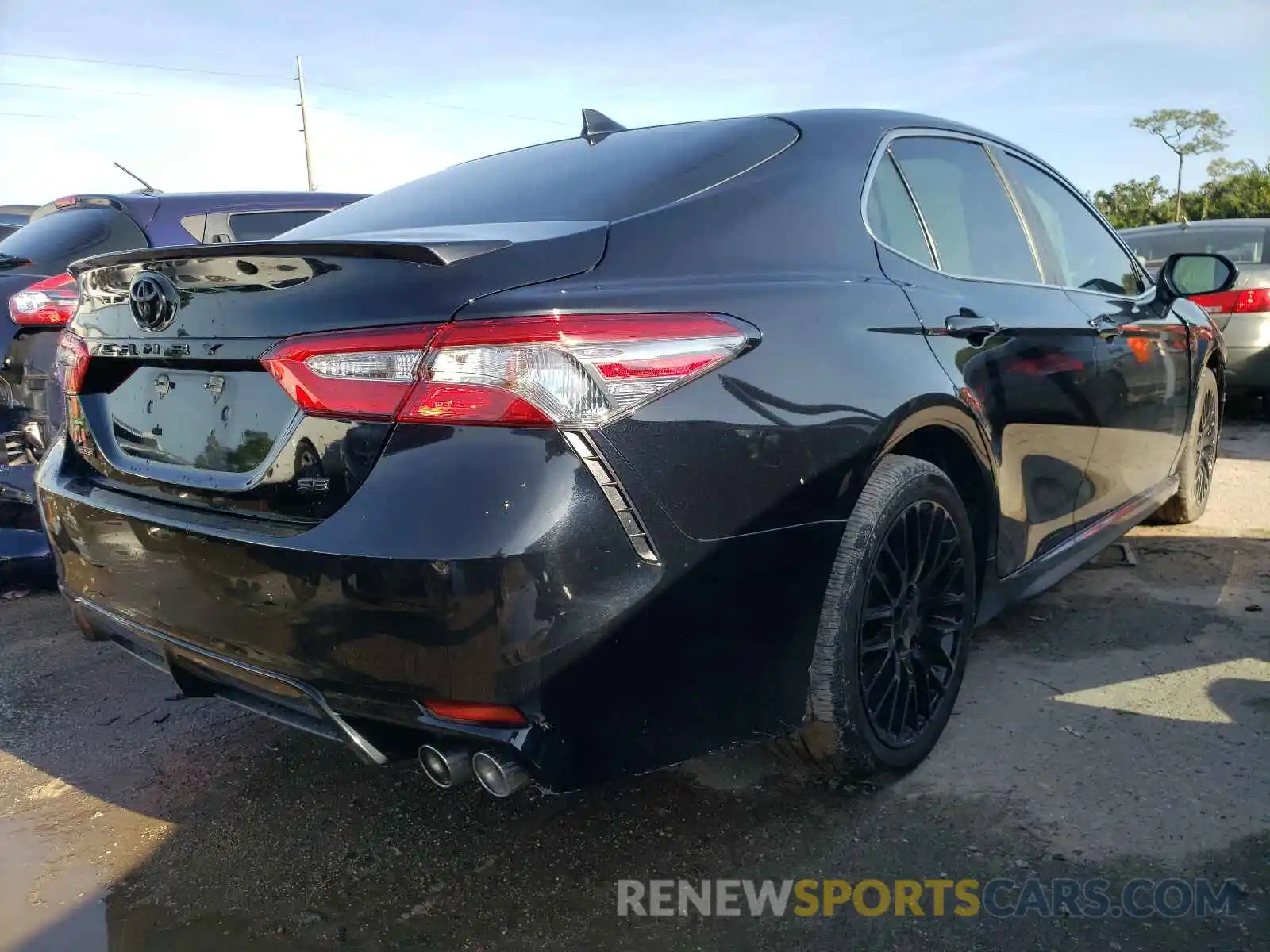 4 Photograph of a damaged car 4T1B11HK2KU708839 TOYOTA CAMRY 2019