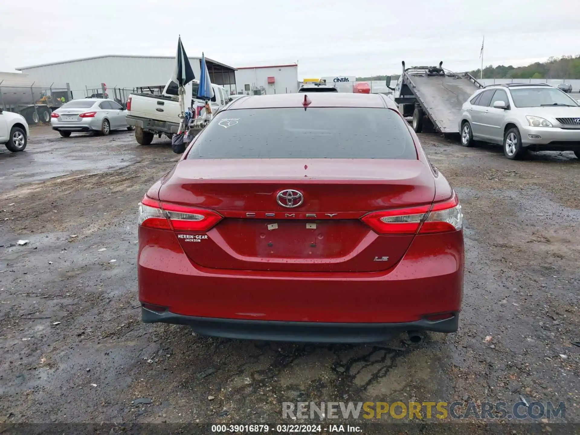 17 Photograph of a damaged car 4T1B11HK2KU708937 TOYOTA CAMRY 2019