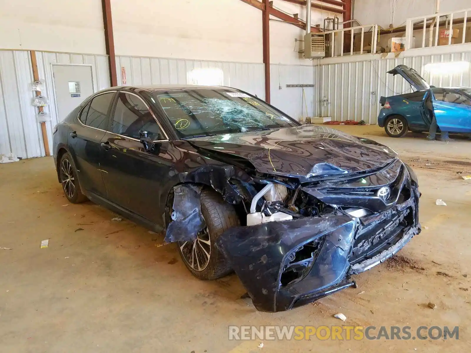 1 Photograph of a damaged car 4T1B11HK2KU708971 TOYOTA CAMRY 2019