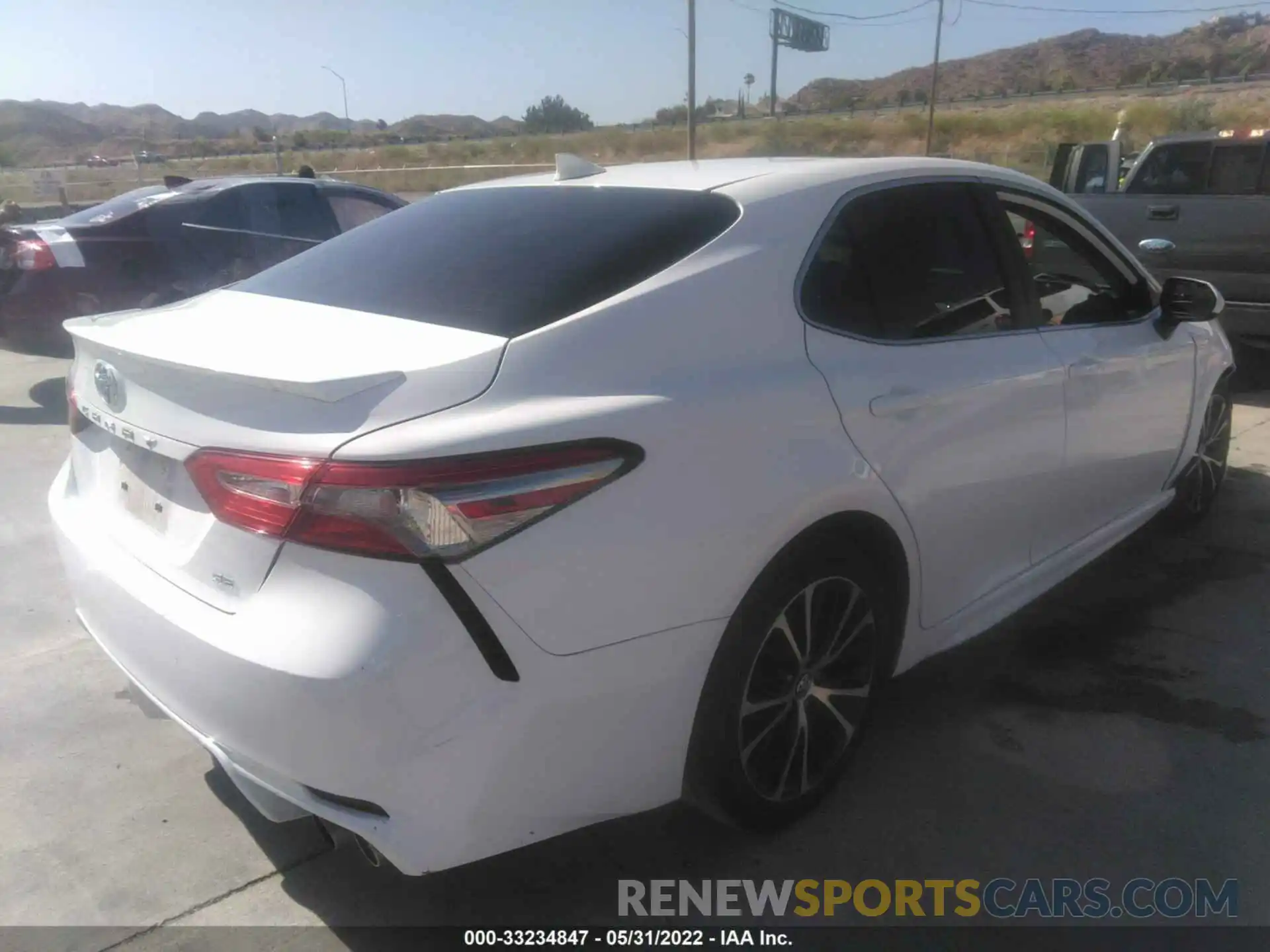 4 Photograph of a damaged car 4T1B11HK2KU709151 TOYOTA CAMRY 2019