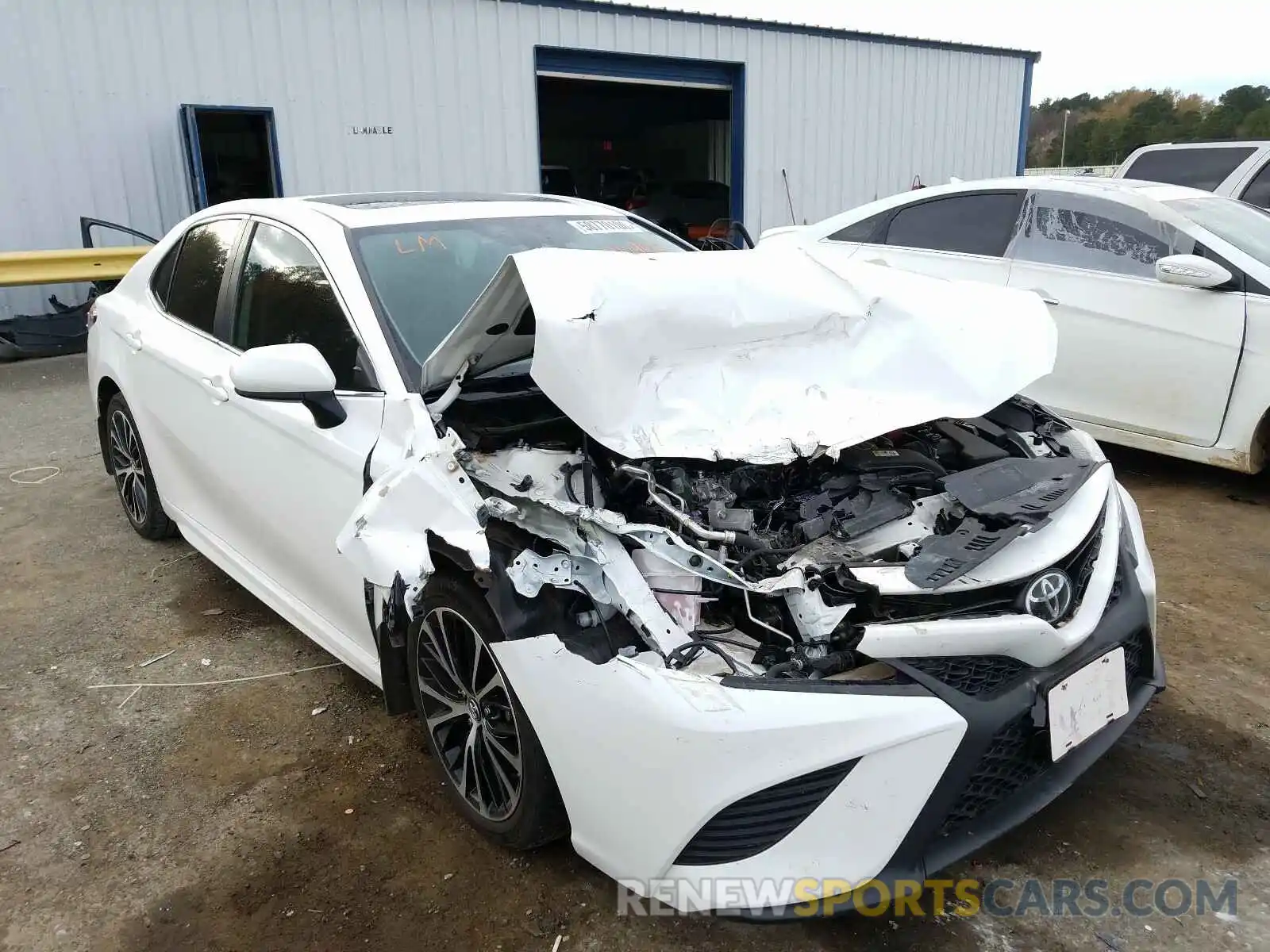 1 Photograph of a damaged car 4T1B11HK2KU709618 TOYOTA CAMRY 2019