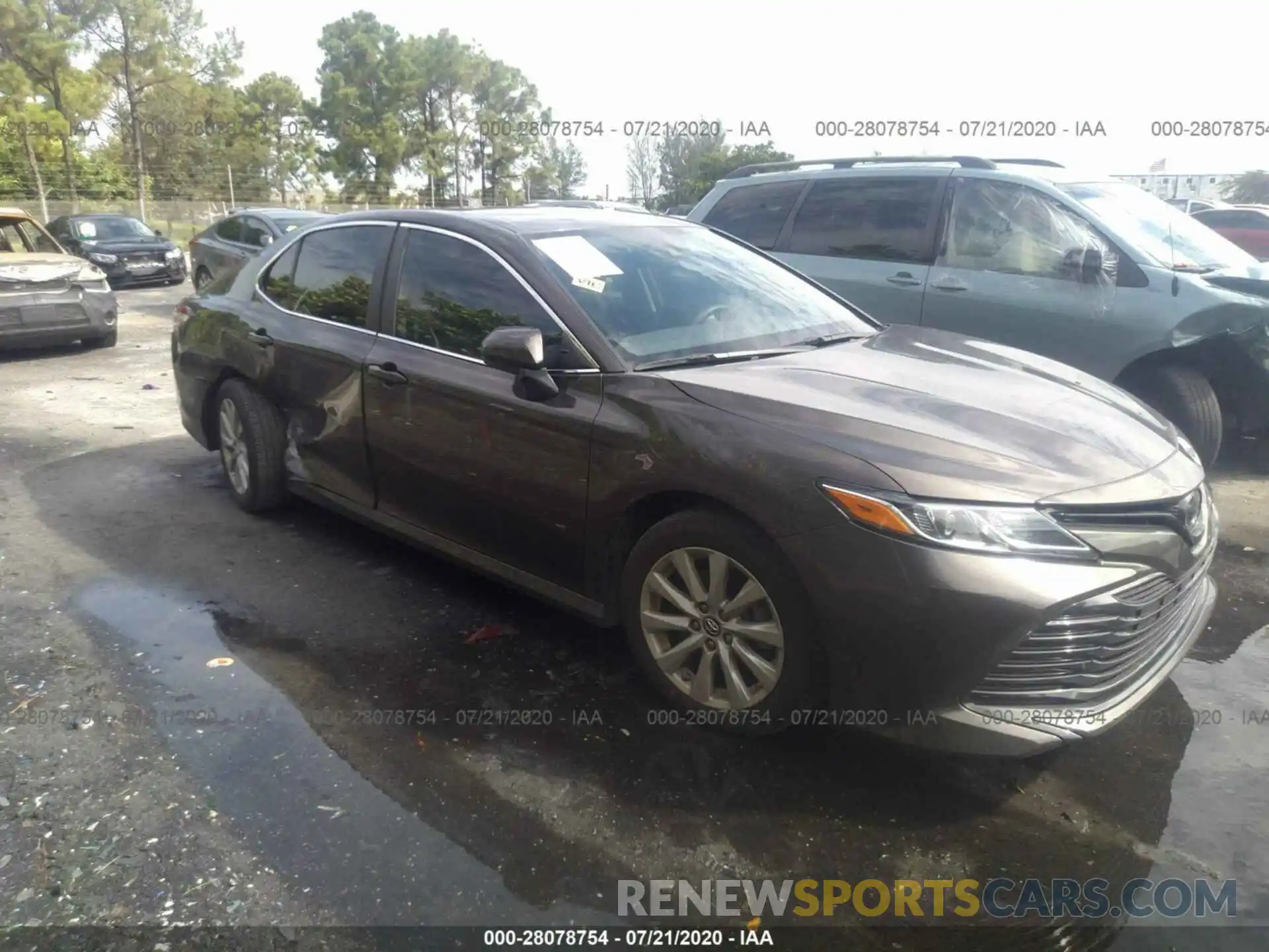 1 Photograph of a damaged car 4T1B11HK2KU710784 TOYOTA CAMRY 2019