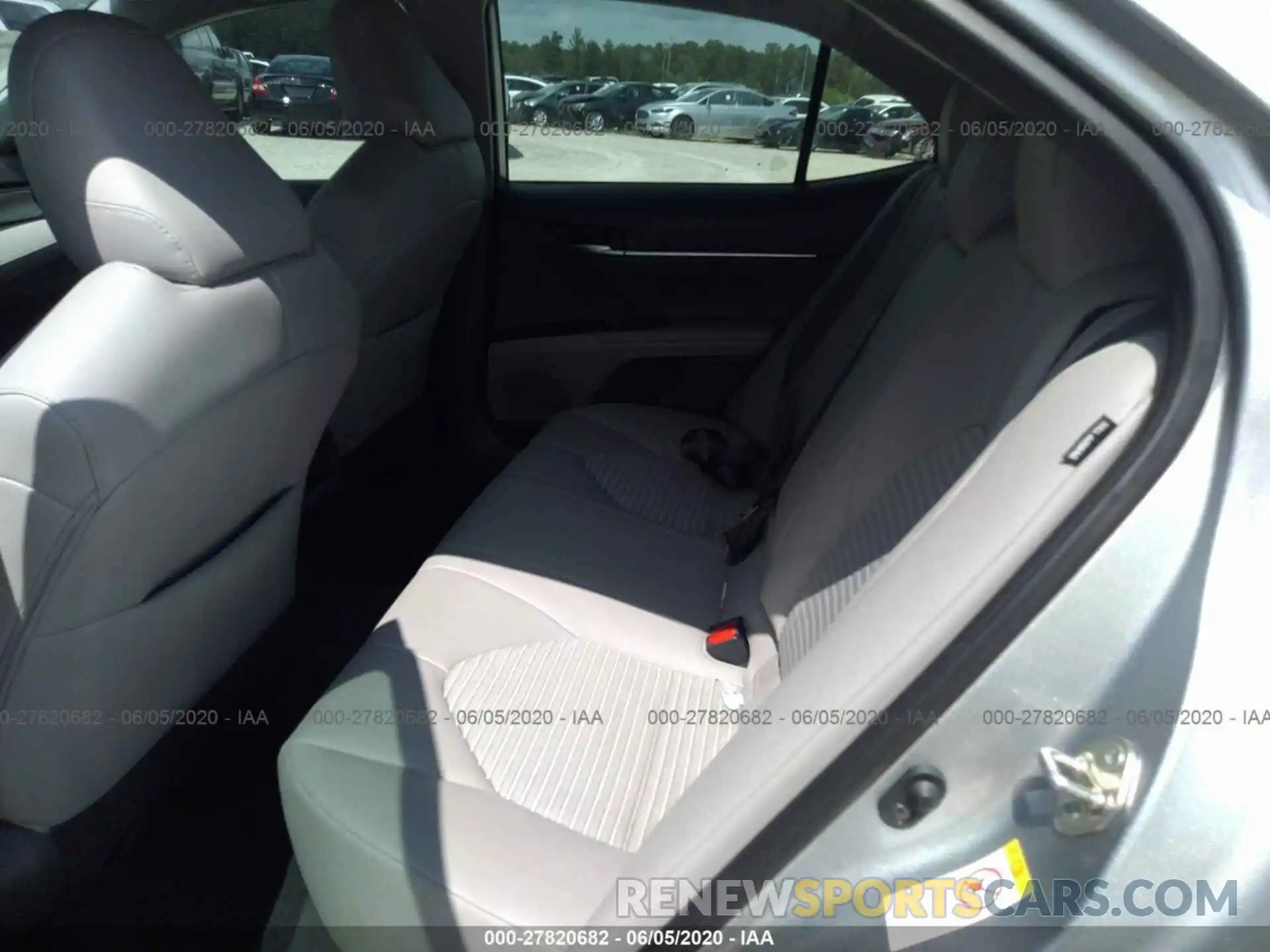 8 Фотография поврежденного автомобиля 4T1B11HK2KU711496 TOYOTA CAMRY 2019