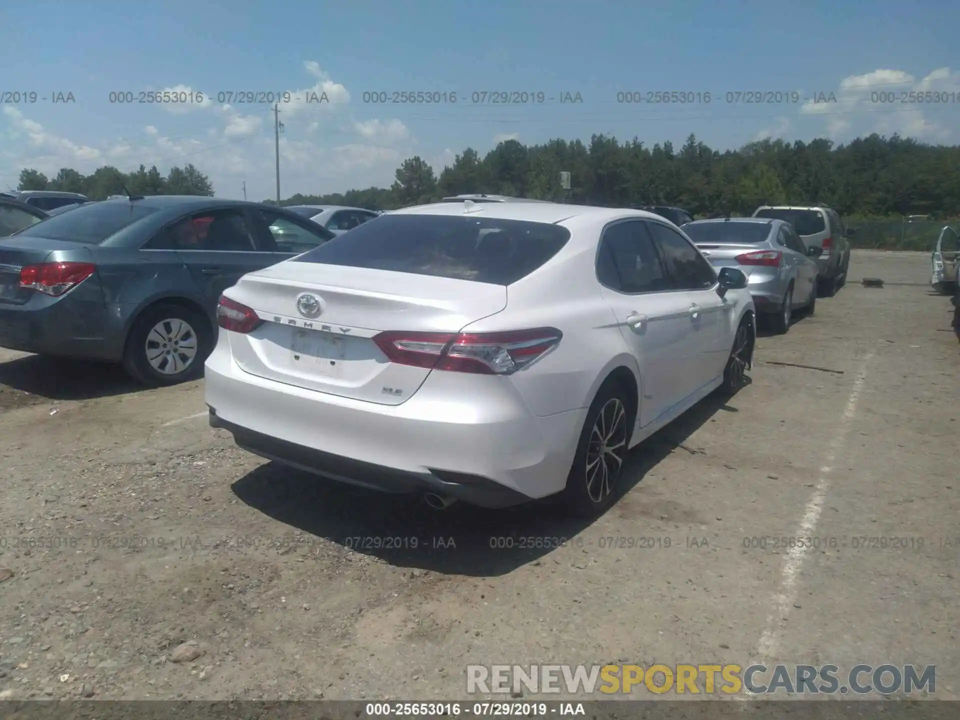 4 Photograph of a damaged car 4T1B11HK2KU713880 TOYOTA CAMRY 2019