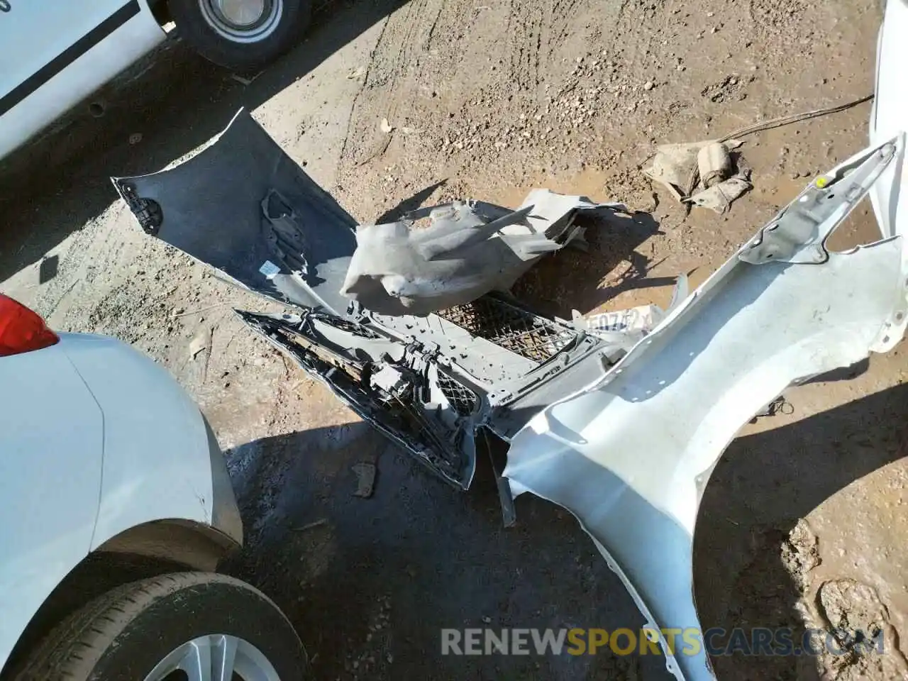 9 Photograph of a damaged car 4T1B11HK2KU716083 TOYOTA CAMRY 2019