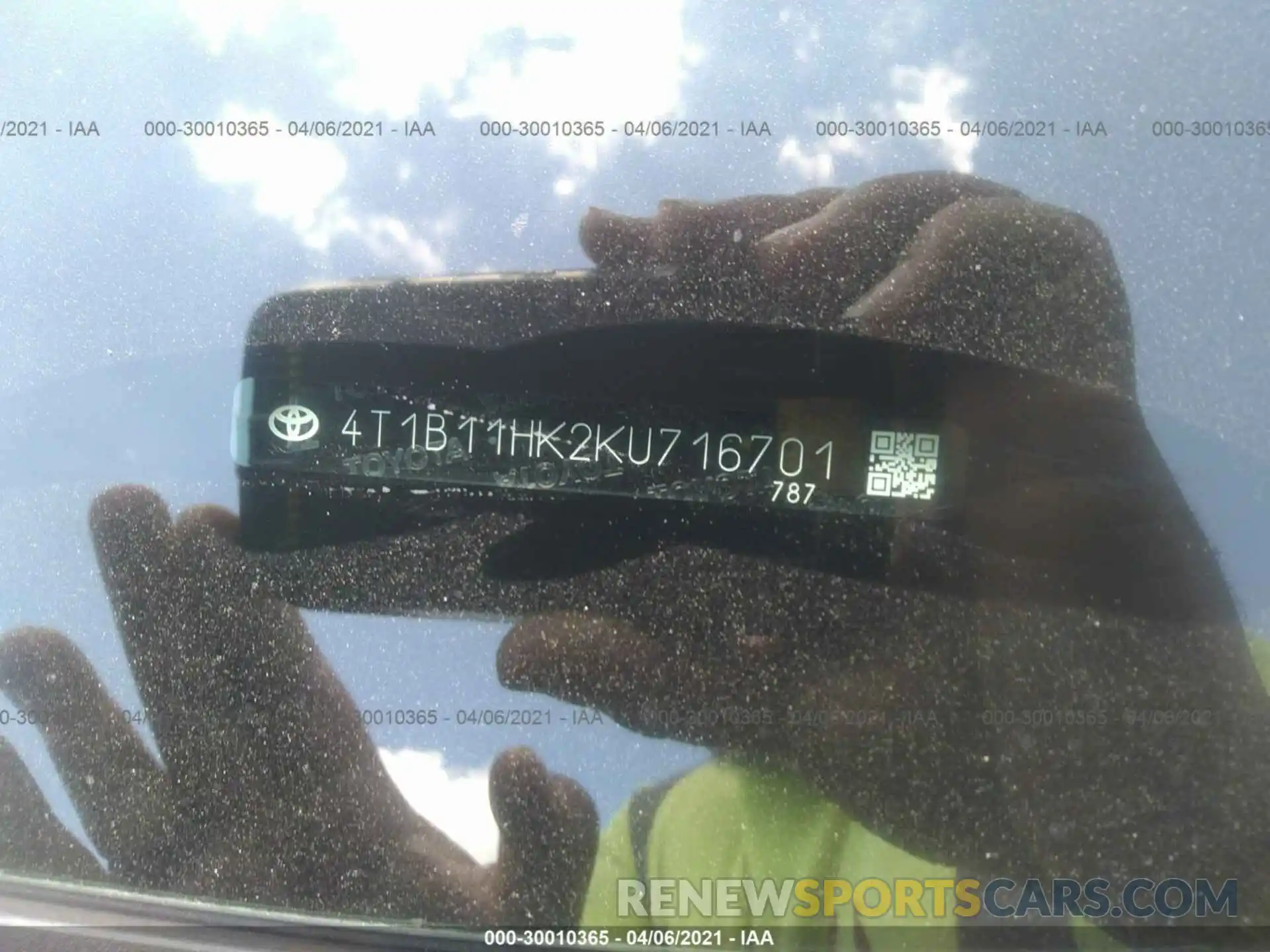 9 Photograph of a damaged car 4T1B11HK2KU716701 TOYOTA CAMRY 2019