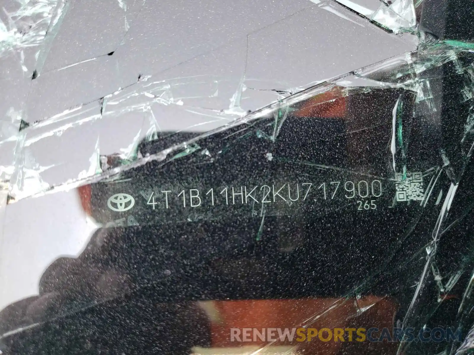 10 Photograph of a damaged car 4T1B11HK2KU717900 TOYOTA CAMRY 2019