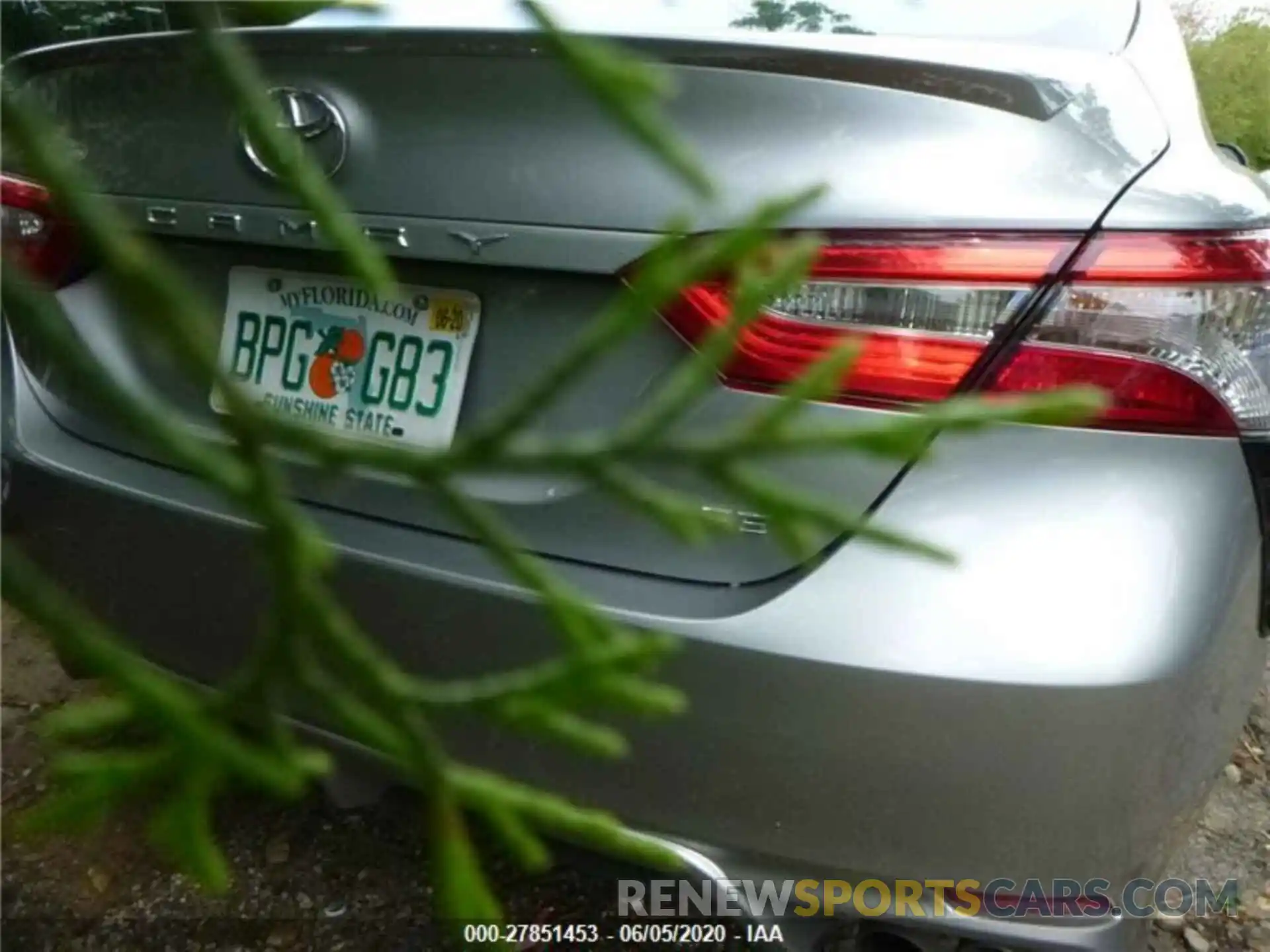 10 Photograph of a damaged car 4T1B11HK2KU719288 TOYOTA CAMRY 2019