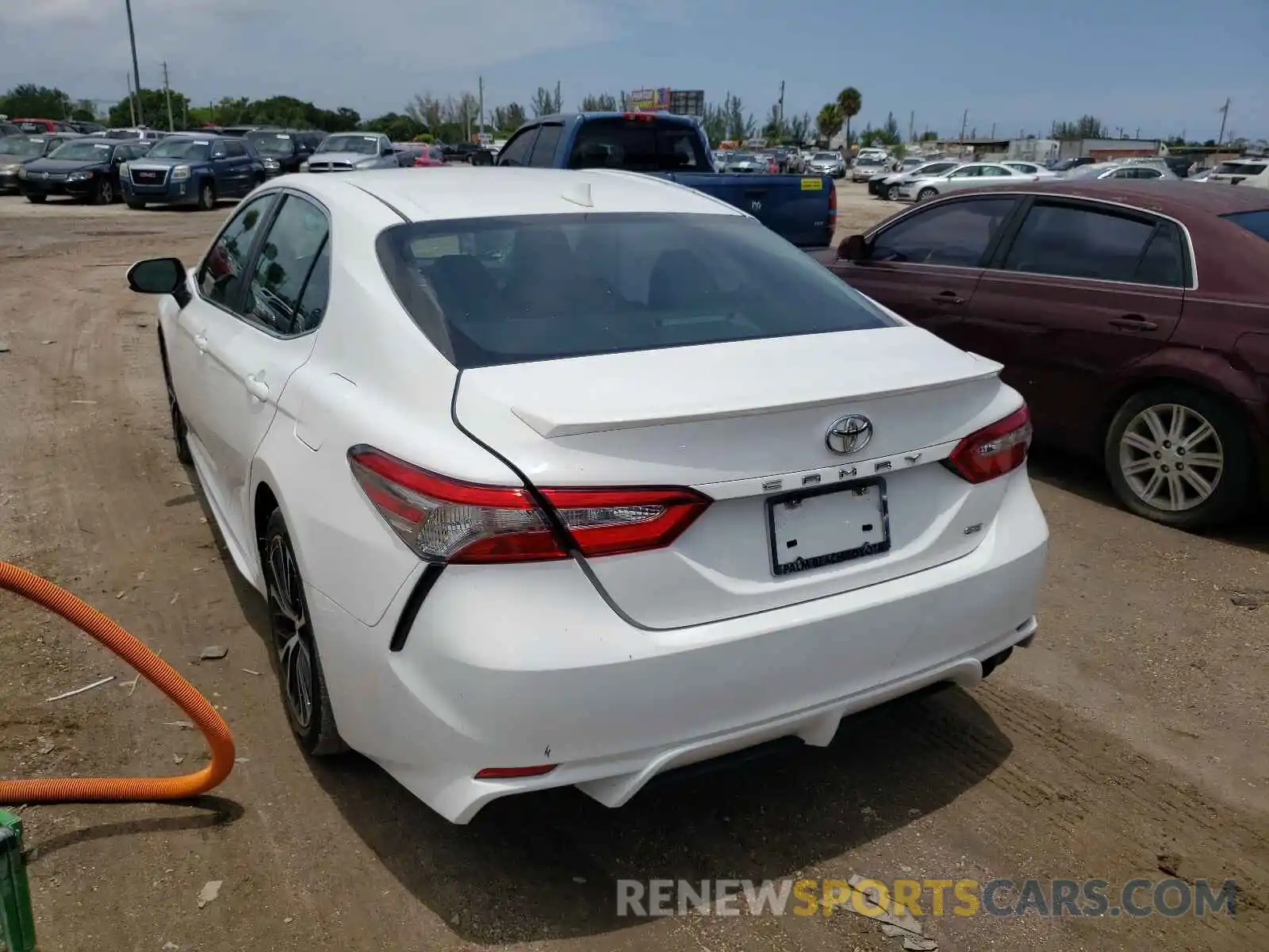 3 Photograph of a damaged car 4T1B11HK2KU720506 TOYOTA CAMRY 2019