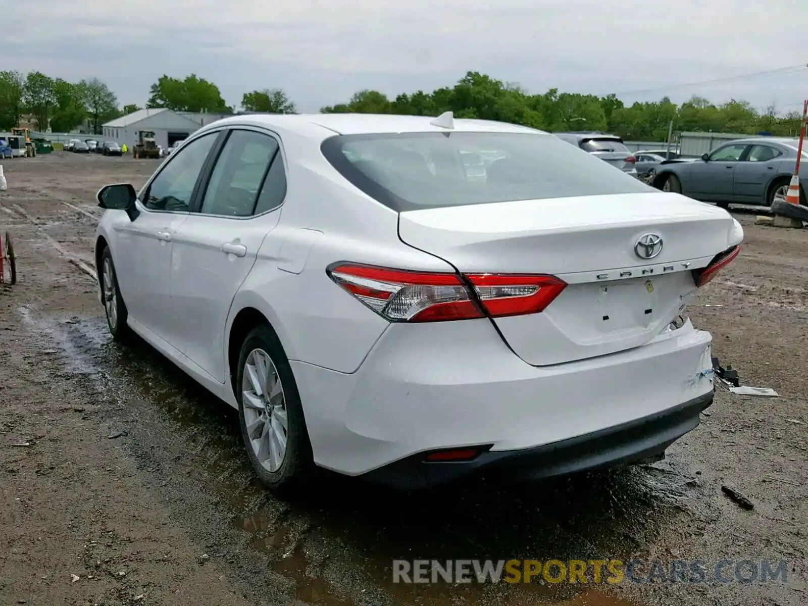 3 Photograph of a damaged car 4T1B11HK2KU720652 TOYOTA CAMRY 2019