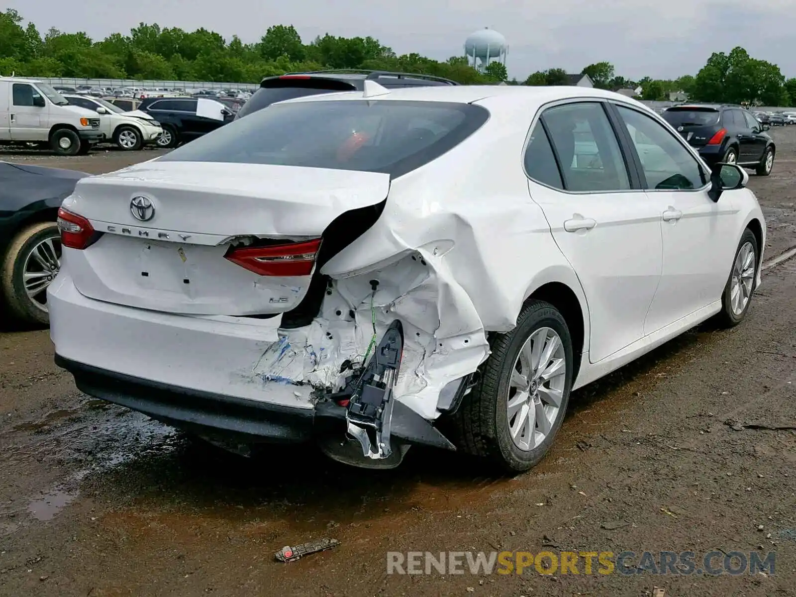 4 Photograph of a damaged car 4T1B11HK2KU720652 TOYOTA CAMRY 2019