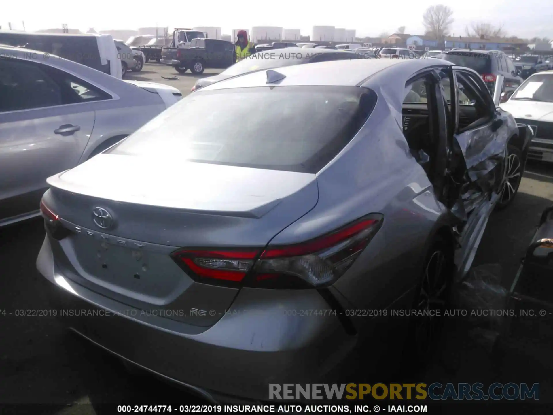 4 Photograph of a damaged car 4T1B11HK2KU723504 TOYOTA CAMRY 2019