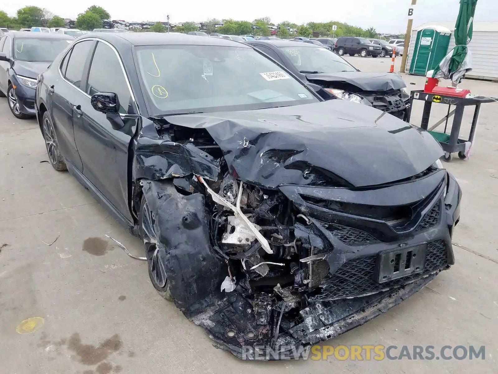 1 Photograph of a damaged car 4T1B11HK2KU725009 TOYOTA CAMRY 2019