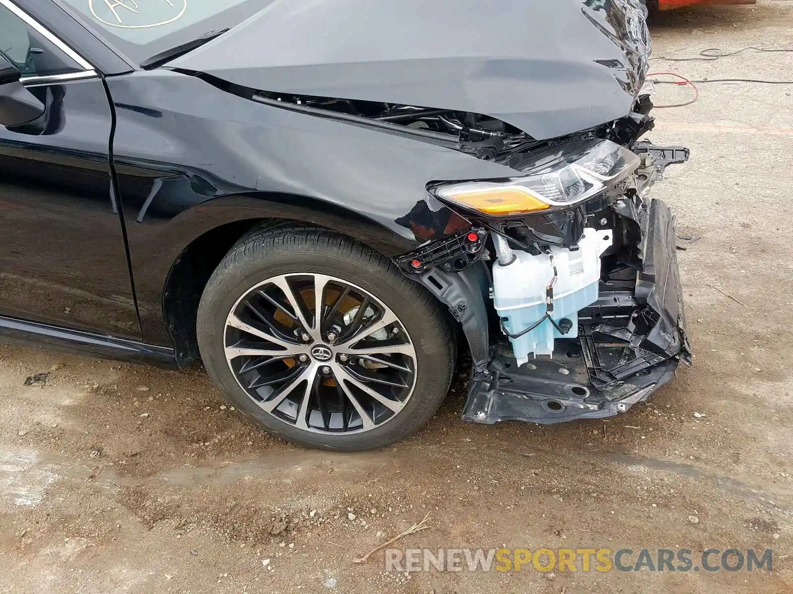 8 Photograph of a damaged car 4T1B11HK2KU725124 TOYOTA CAMRY 2019