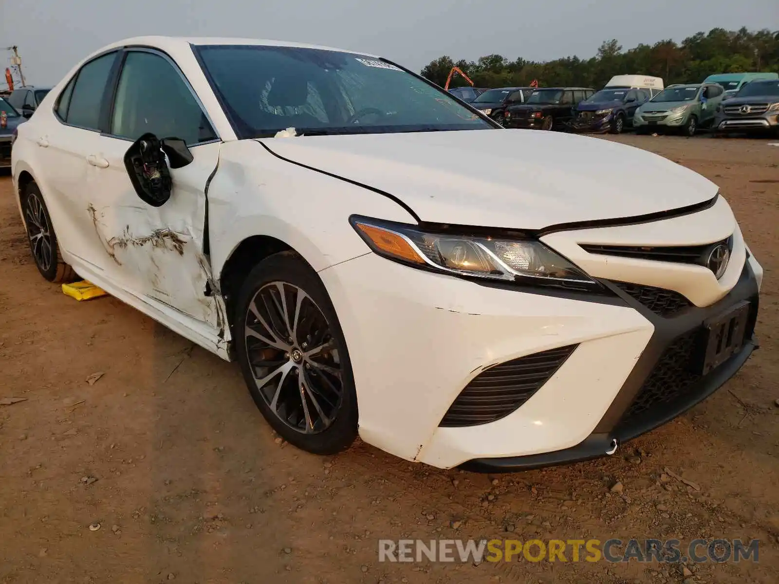 1 Photograph of a damaged car 4T1B11HK2KU727620 TOYOTA CAMRY 2019