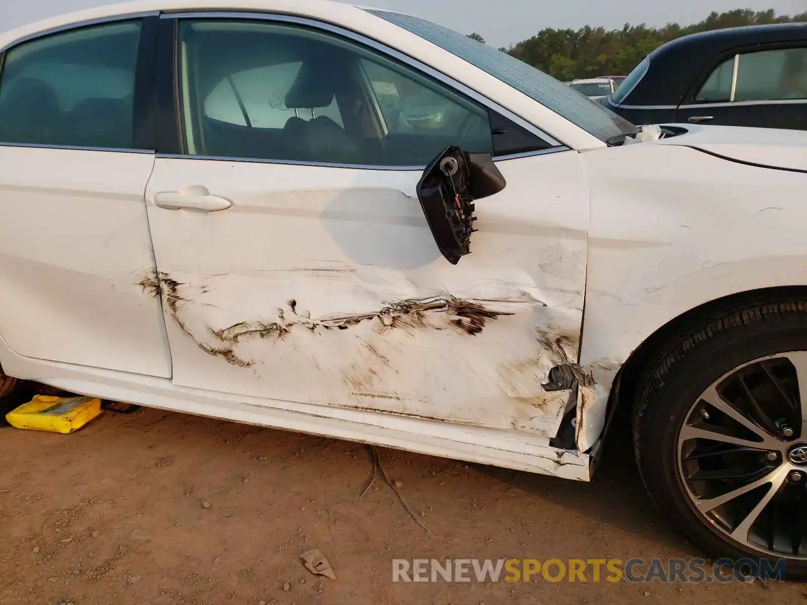 9 Photograph of a damaged car 4T1B11HK2KU727620 TOYOTA CAMRY 2019