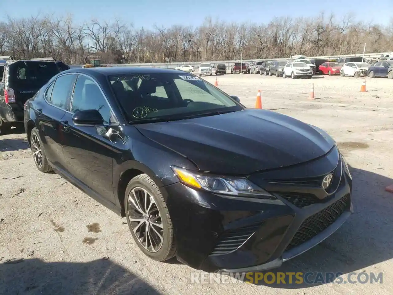 1 Photograph of a damaged car 4T1B11HK2KU727942 TOYOTA CAMRY 2019