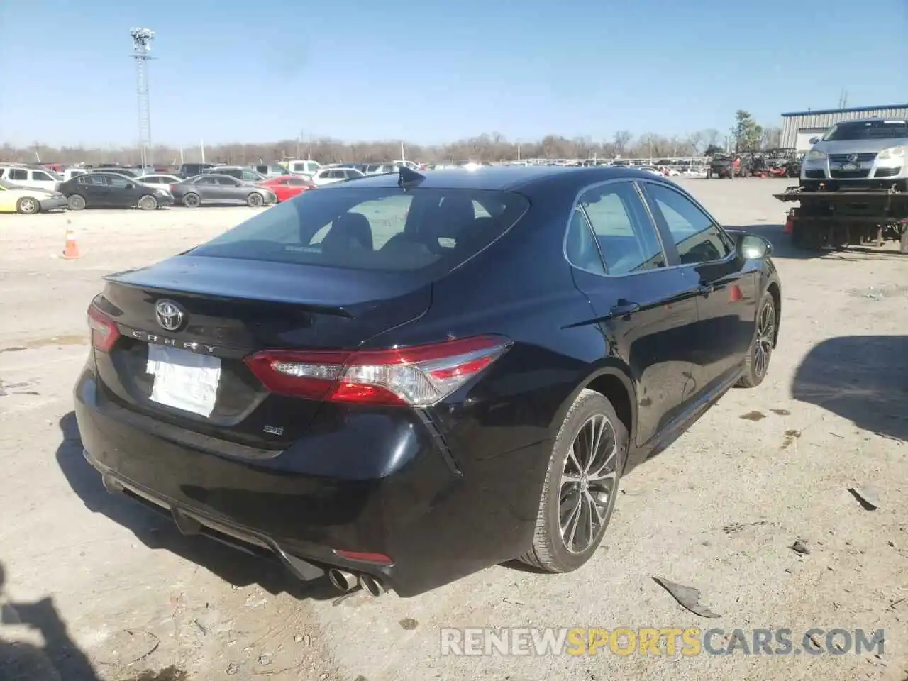 4 Photograph of a damaged car 4T1B11HK2KU727942 TOYOTA CAMRY 2019