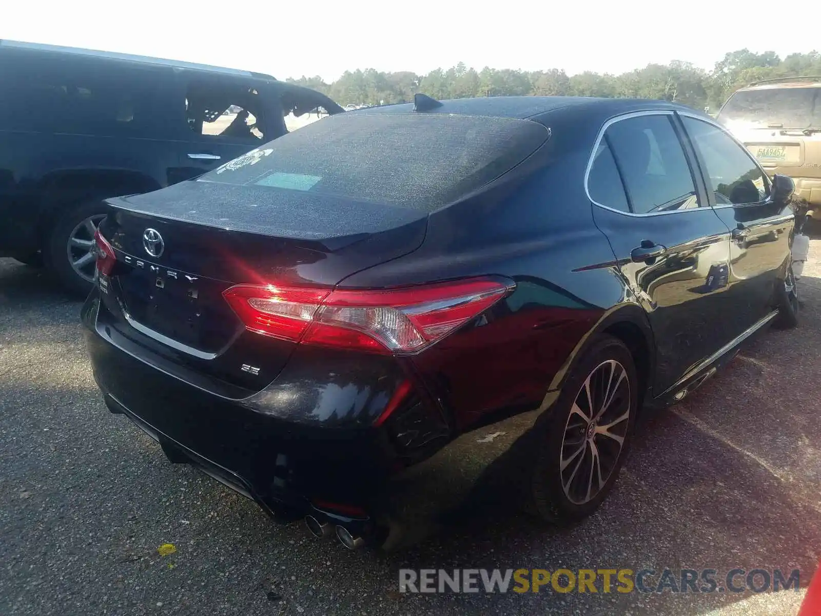 4 Photograph of a damaged car 4T1B11HK2KU728055 TOYOTA CAMRY 2019