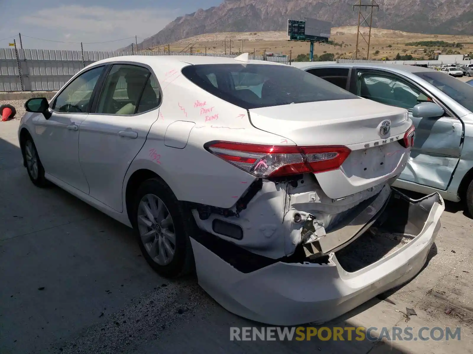 3 Photograph of a damaged car 4T1B11HK2KU728475 TOYOTA CAMRY 2019