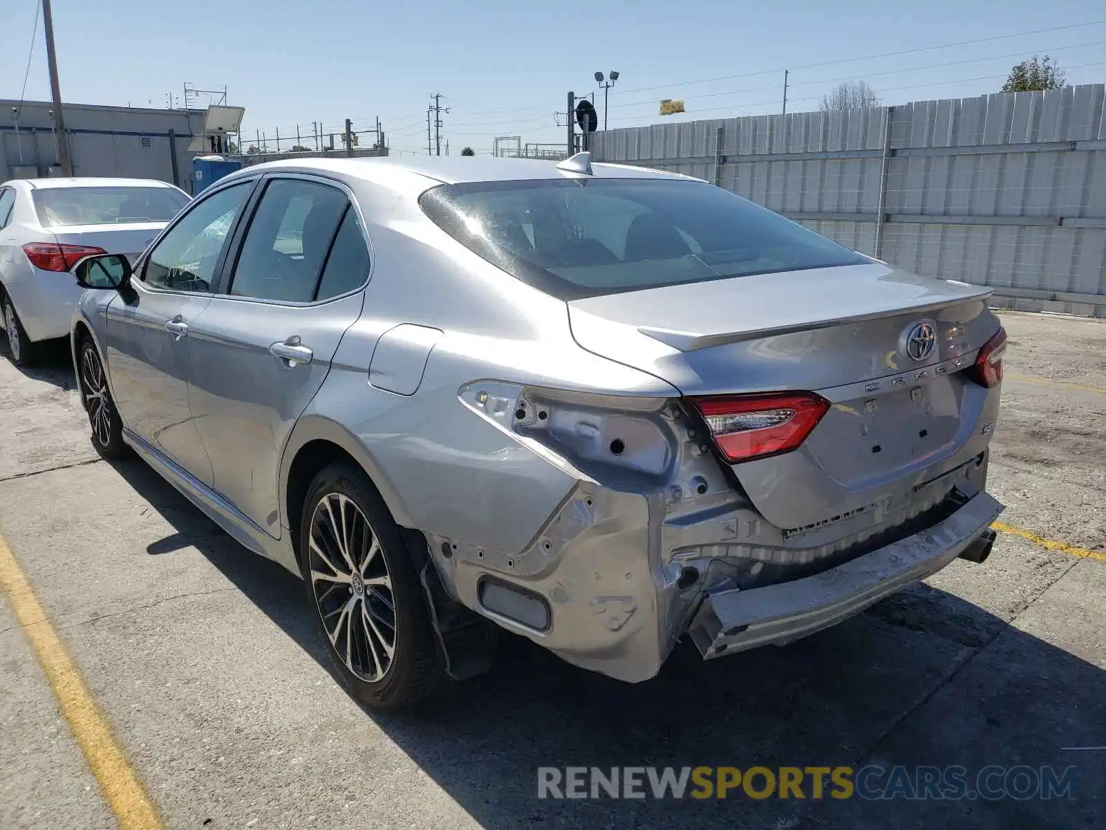 3 Photograph of a damaged car 4T1B11HK2KU729576 TOYOTA CAMRY 2019