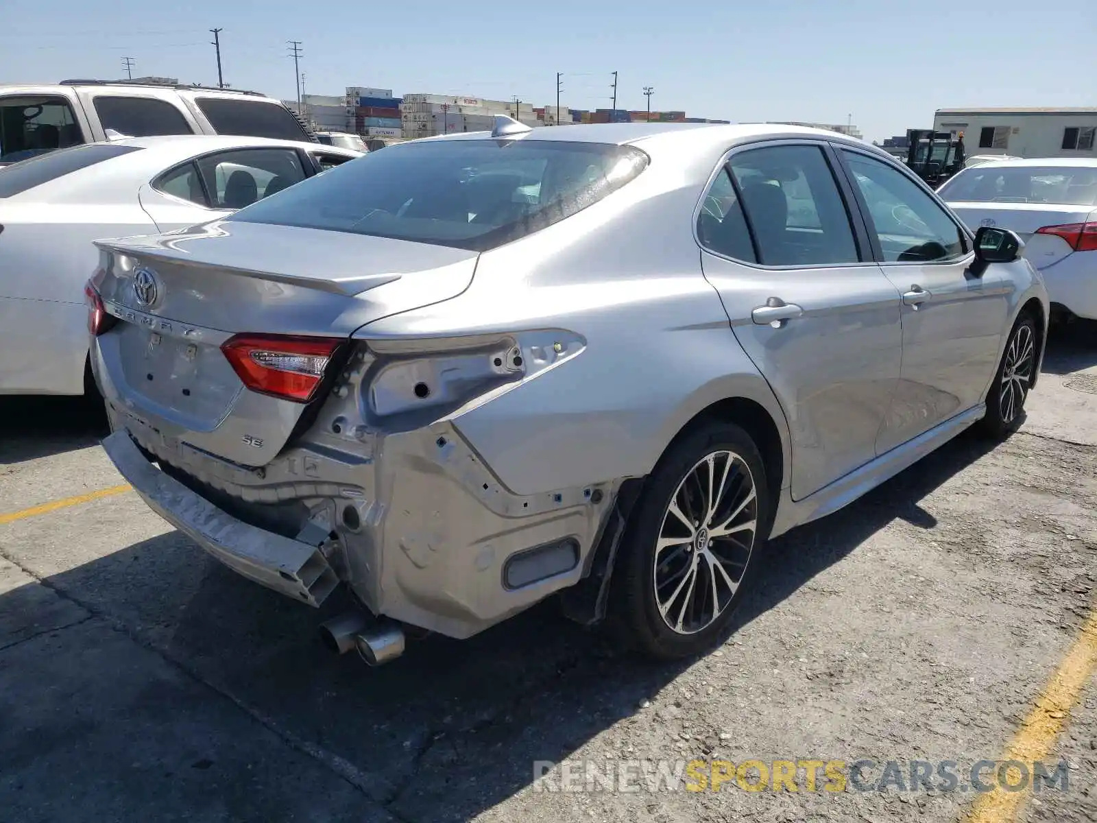 4 Photograph of a damaged car 4T1B11HK2KU729576 TOYOTA CAMRY 2019