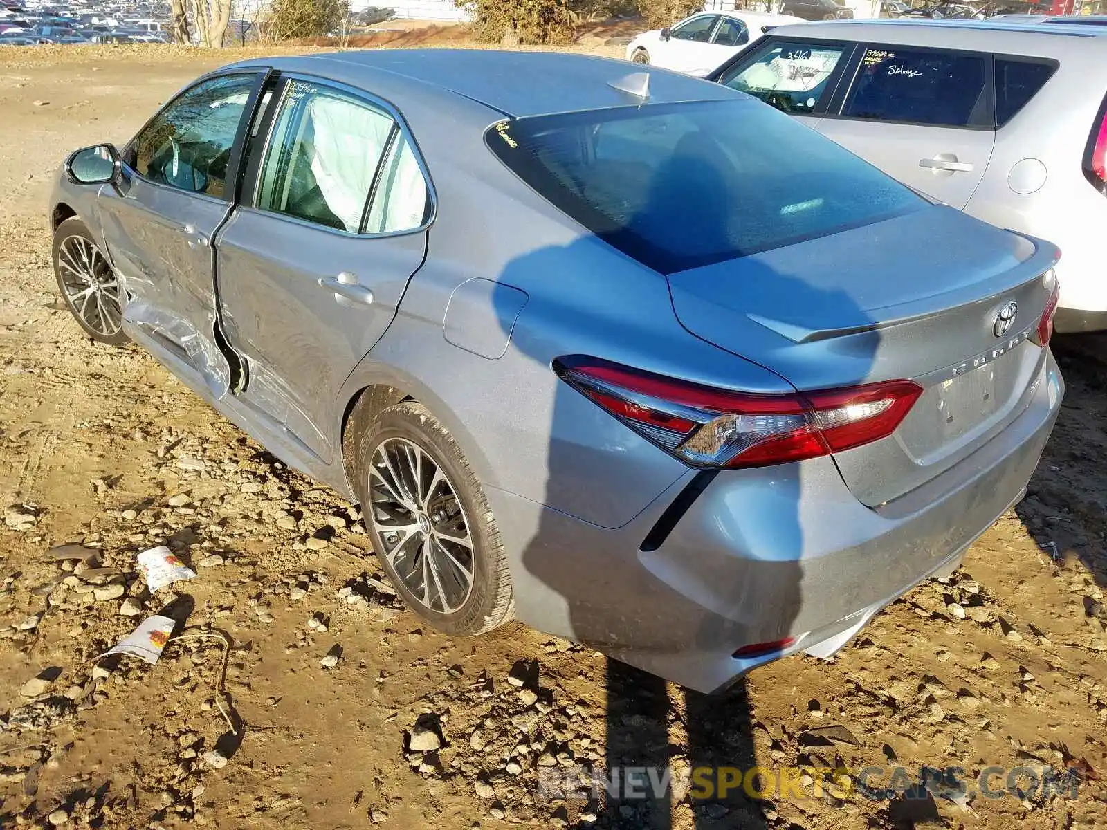 3 Photograph of a damaged car 4T1B11HK2KU729643 TOYOTA CAMRY 2019