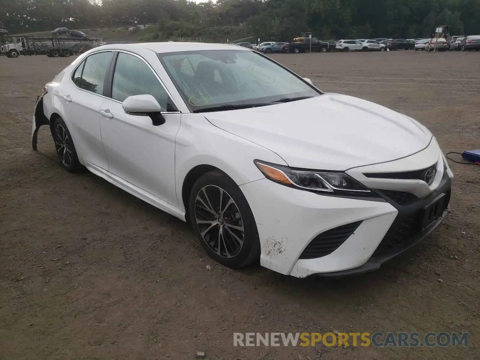 1 Photograph of a damaged car 4T1B11HK2KU729657 TOYOTA CAMRY 2019